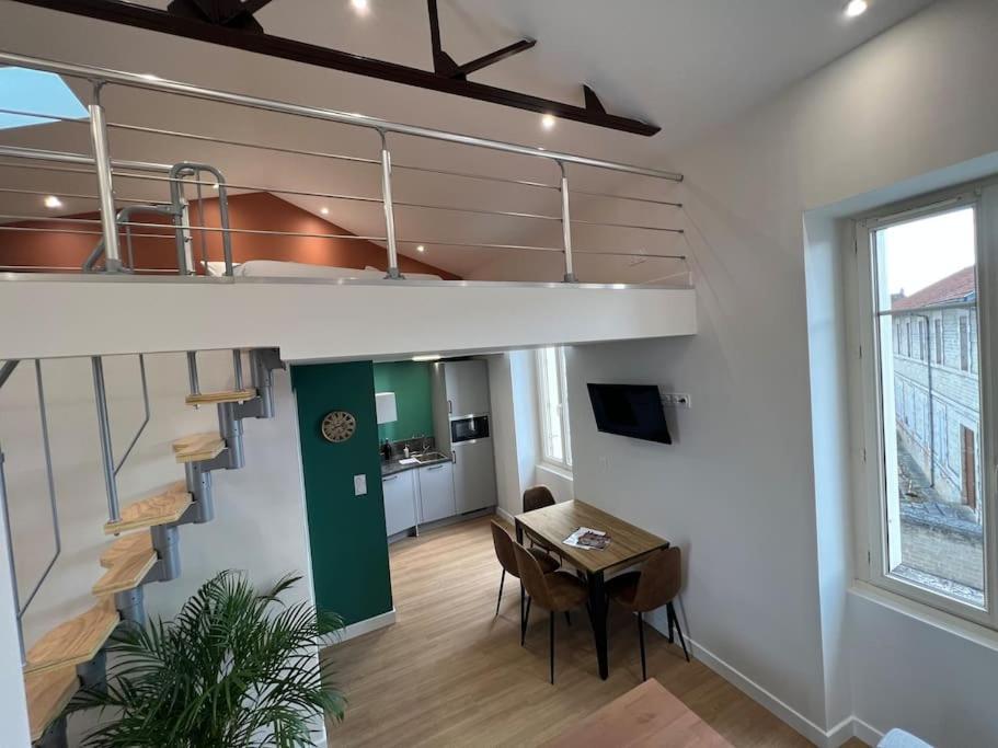 Duplex Type Loft Centre Ville * Clim * Wifi * Haut De Gamme * อองกูแลม ภายนอก รูปภาพ