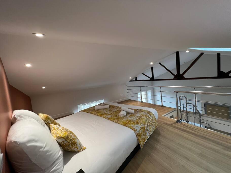 Duplex Type Loft Centre Ville * Clim * Wifi * Haut De Gamme * อองกูแลม ภายนอก รูปภาพ