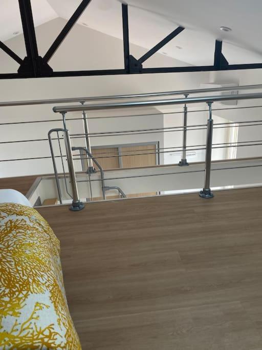 Duplex Type Loft Centre Ville * Clim * Wifi * Haut De Gamme * อองกูแลม ภายนอก รูปภาพ